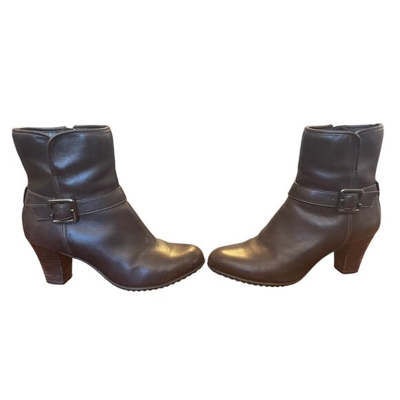 Clarks Active Air Brown Boots Size 6.5 Leather Upper Ankle Bootie Buckle - Picture 1 of 14
